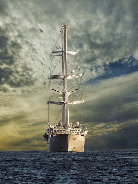 Segelschiff auf hoher See