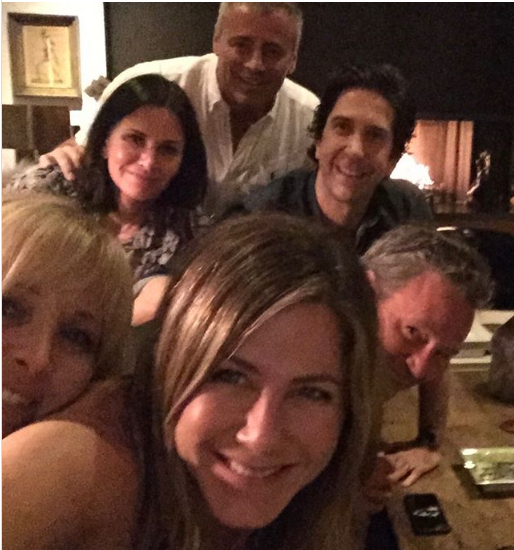 Jennifer Aniston's Friends-Selfie legt Instagram lahm.