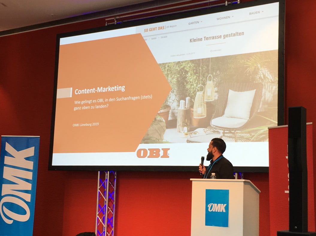 Benedikt Kirch, Teamleiter SEO bei OBI, erläutert die erfolgreiche SEO-Strategie des Baumarktunternehmens.
