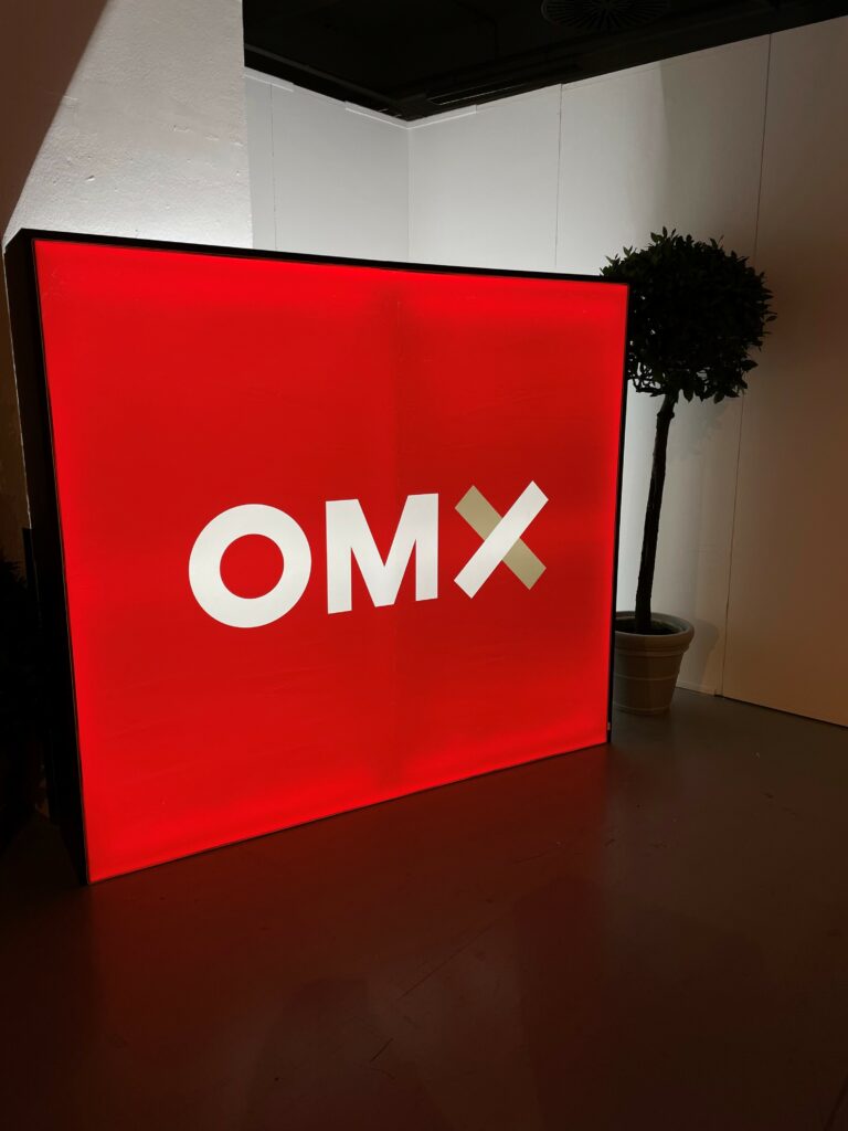 Das Logo der OMX.